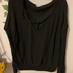 Aeropostale chest designed black sweater